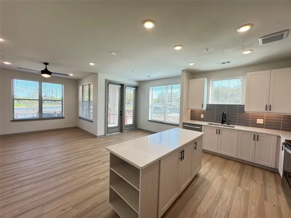 $2,430 | 11604 Stonehollow Drive, Unit B8 116, Austin, TX 78758