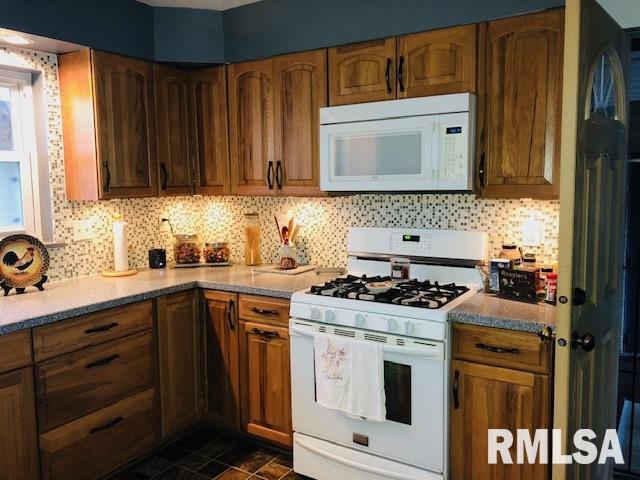 806 Sheridan Road Pekin, IL 61554 - Photo 11 of 28 Gallery Image 11