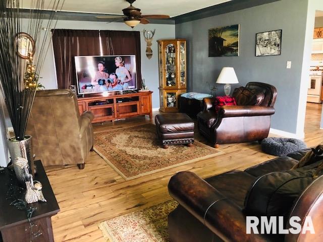 806 Sheridan Road Pekin, IL 61554 - Photo 2 of 28 Gallery Image 2