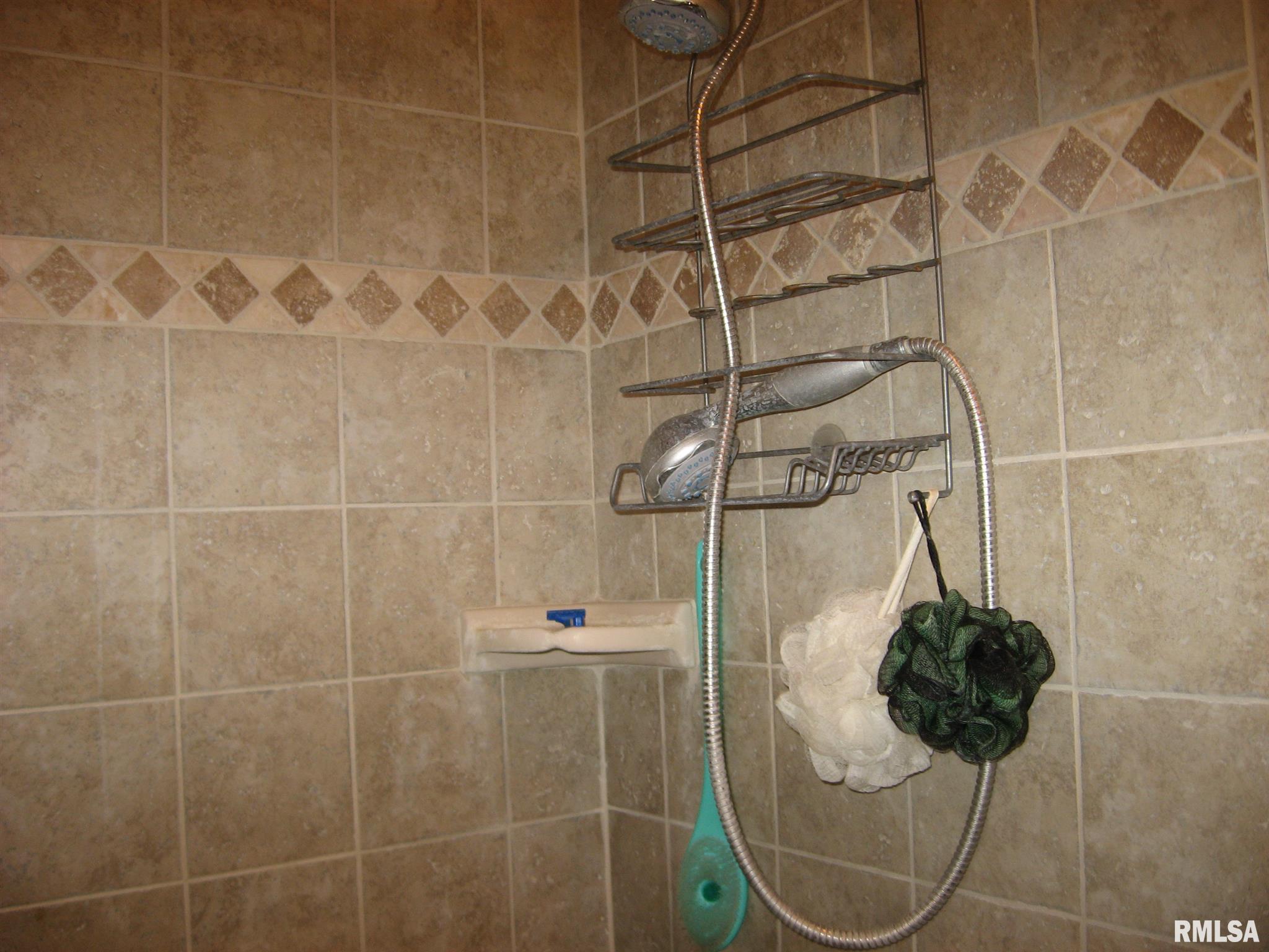 806 Sheridan Road Pekin, IL 61554 - Photo 23 of 28 Gallery Image 23
