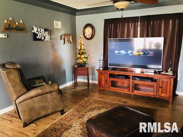 806 Sheridan Road Pekin, IL 61554 - Photo 4 of 28 Gallery Image 4
