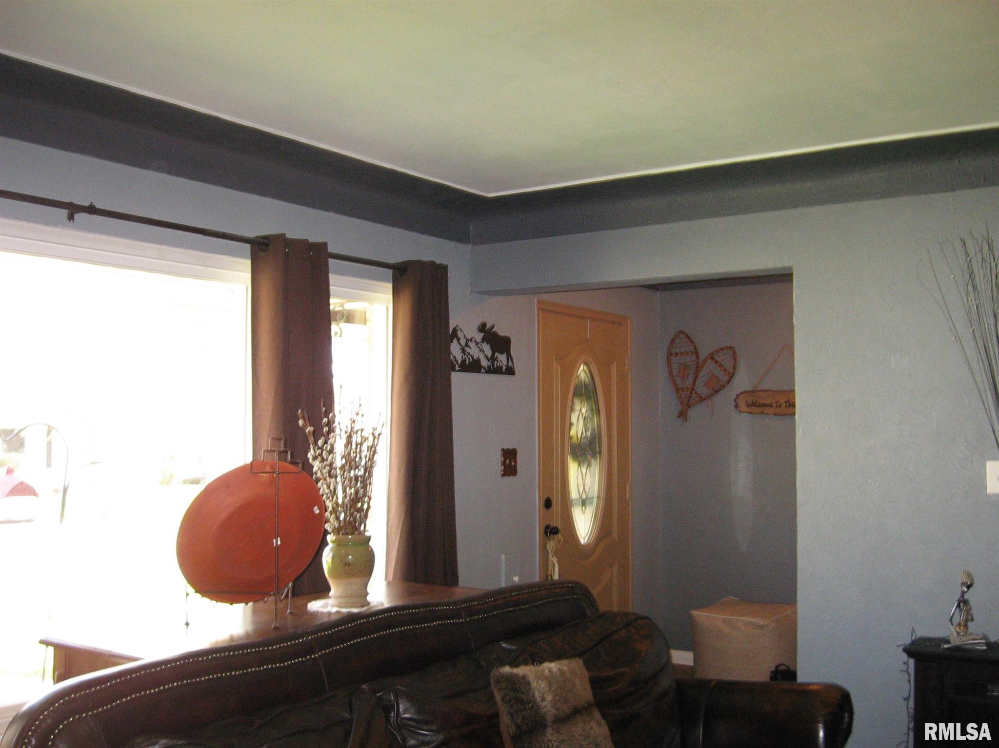 806 Sheridan Road Pekin, IL 61554 - Photo 5 of 28 Gallery Image 5
