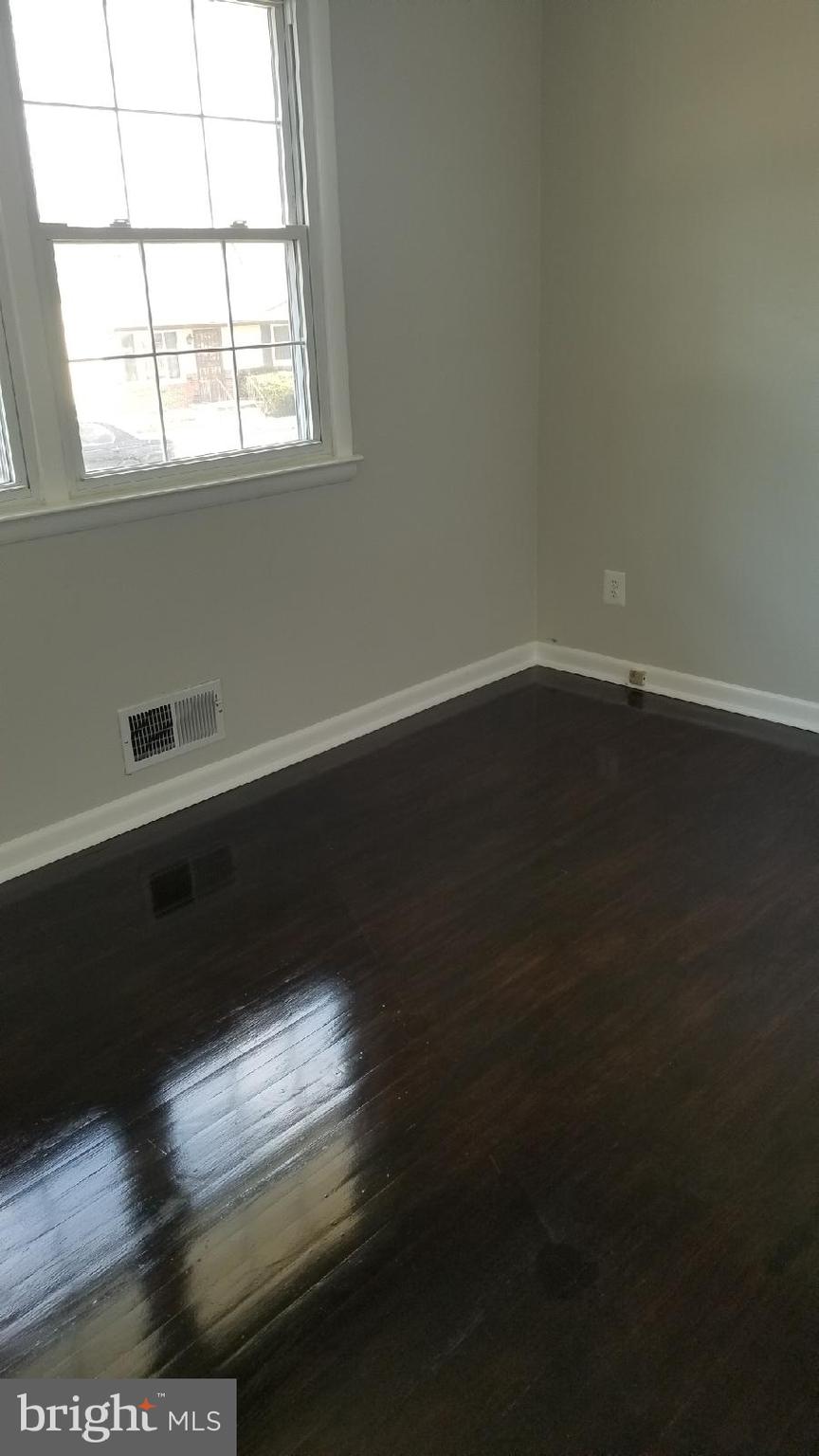 6818 Lenbern Road Baltimore, MD 21207 - Photo 12 of 32