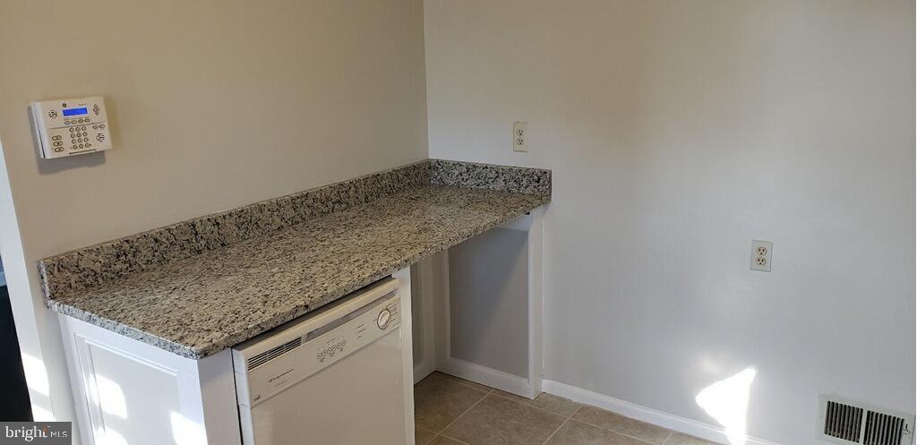 6818 Lenbern Road Baltimore, MD 21207 - Photo 24 of 32