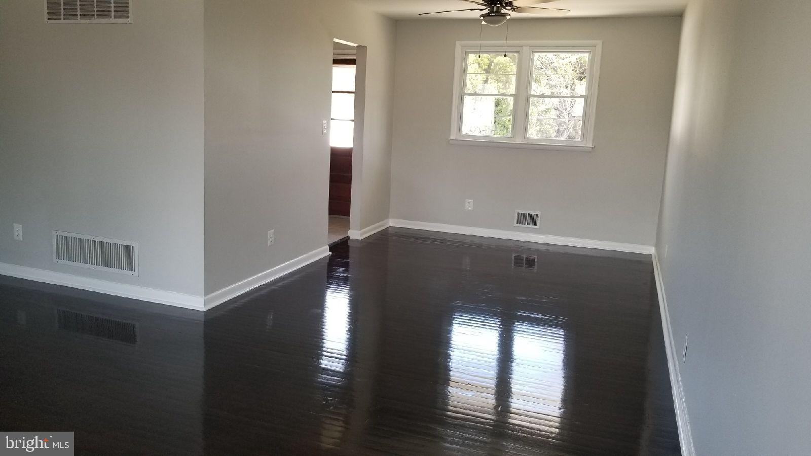 6818 Lenbern Road Baltimore, MD 21207 - Photo 9 of 32