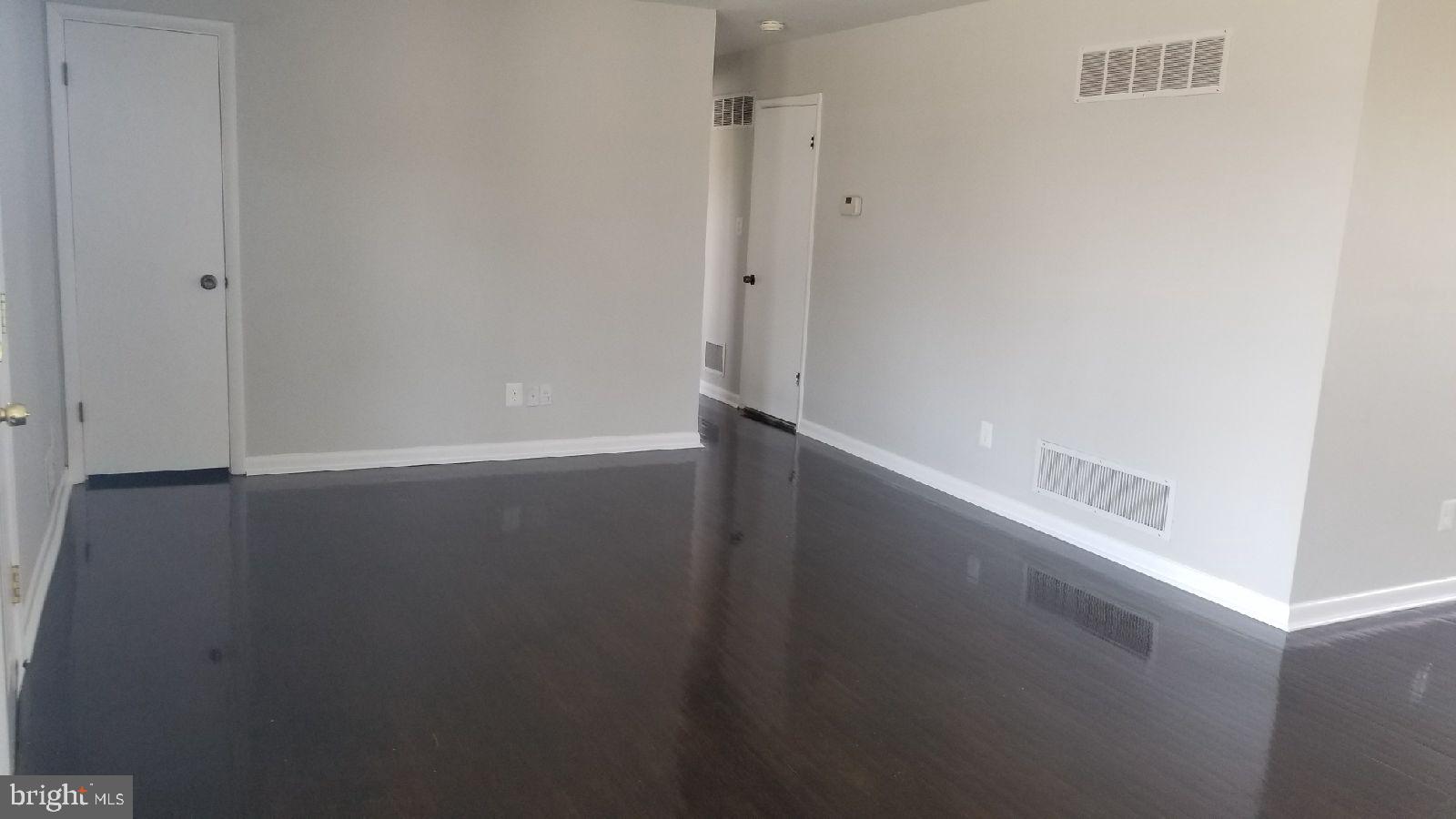 6818 Lenbern Road Baltimore, MD 21207 - Photo 10 of 32