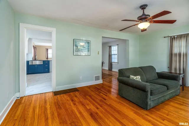 $184,900 | 711 West Elm Street, Carbondale, IL 62901