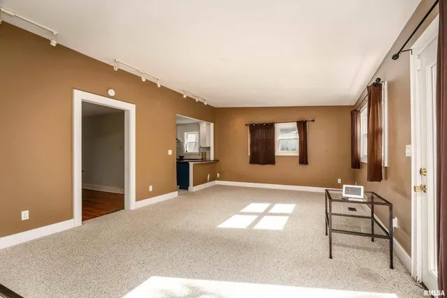 $184,900 | 711 West Elm Street, Carbondale, IL 62901