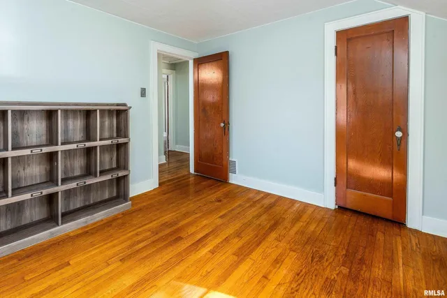 $184,900 | 711 West Elm Street, Carbondale, IL 62901