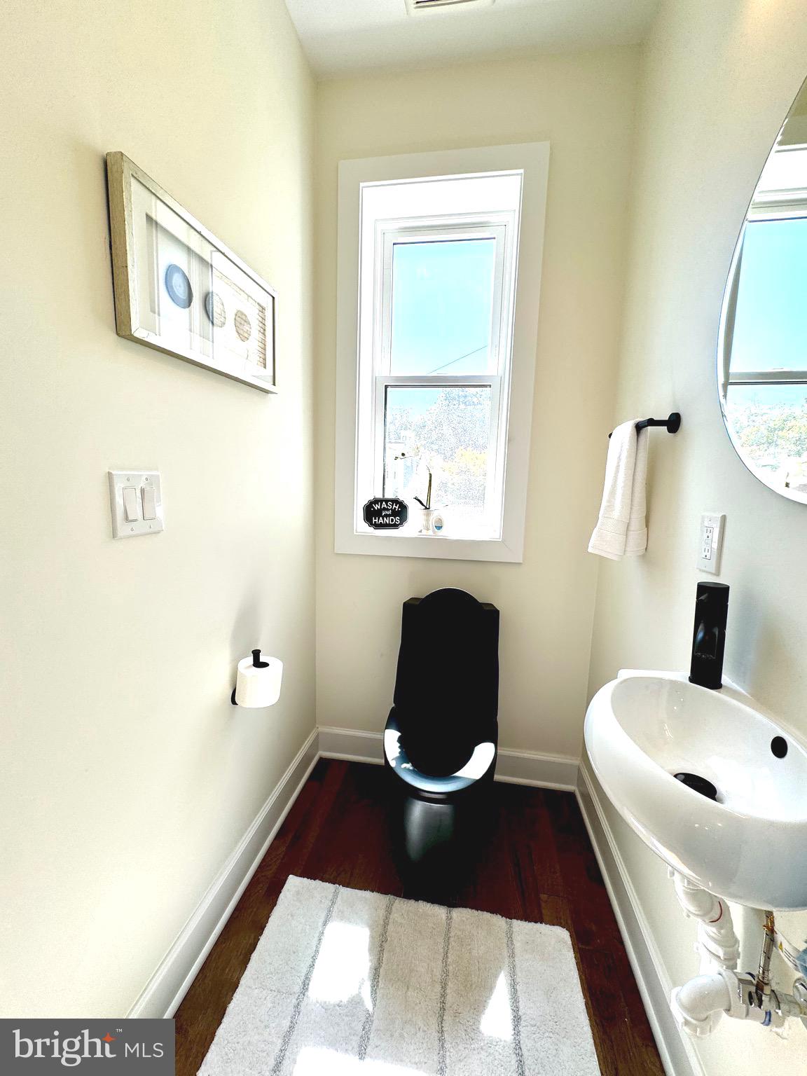 607 K Street Northeast Washington, DC 20002 - Photo 29 of 81 Powder Room on Main Level