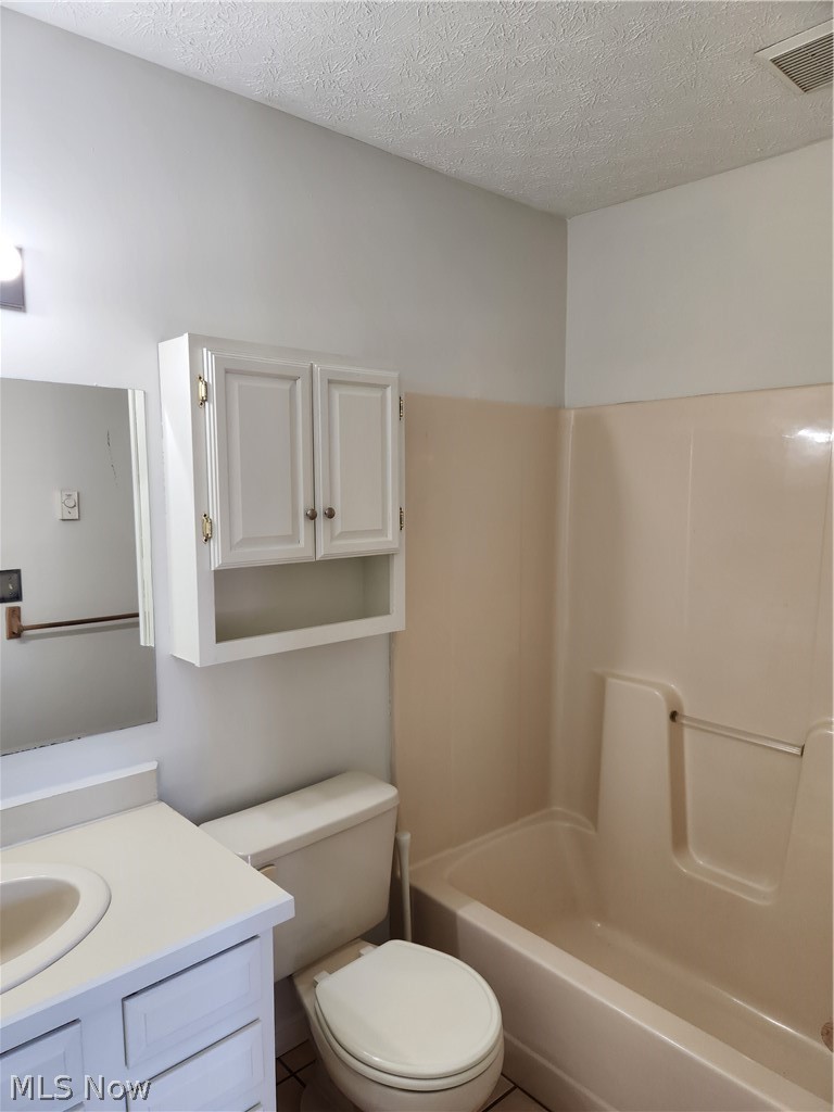 5203 Cline Road Kent, OH 44240 - Photo 9 of 33 Bathroom #2