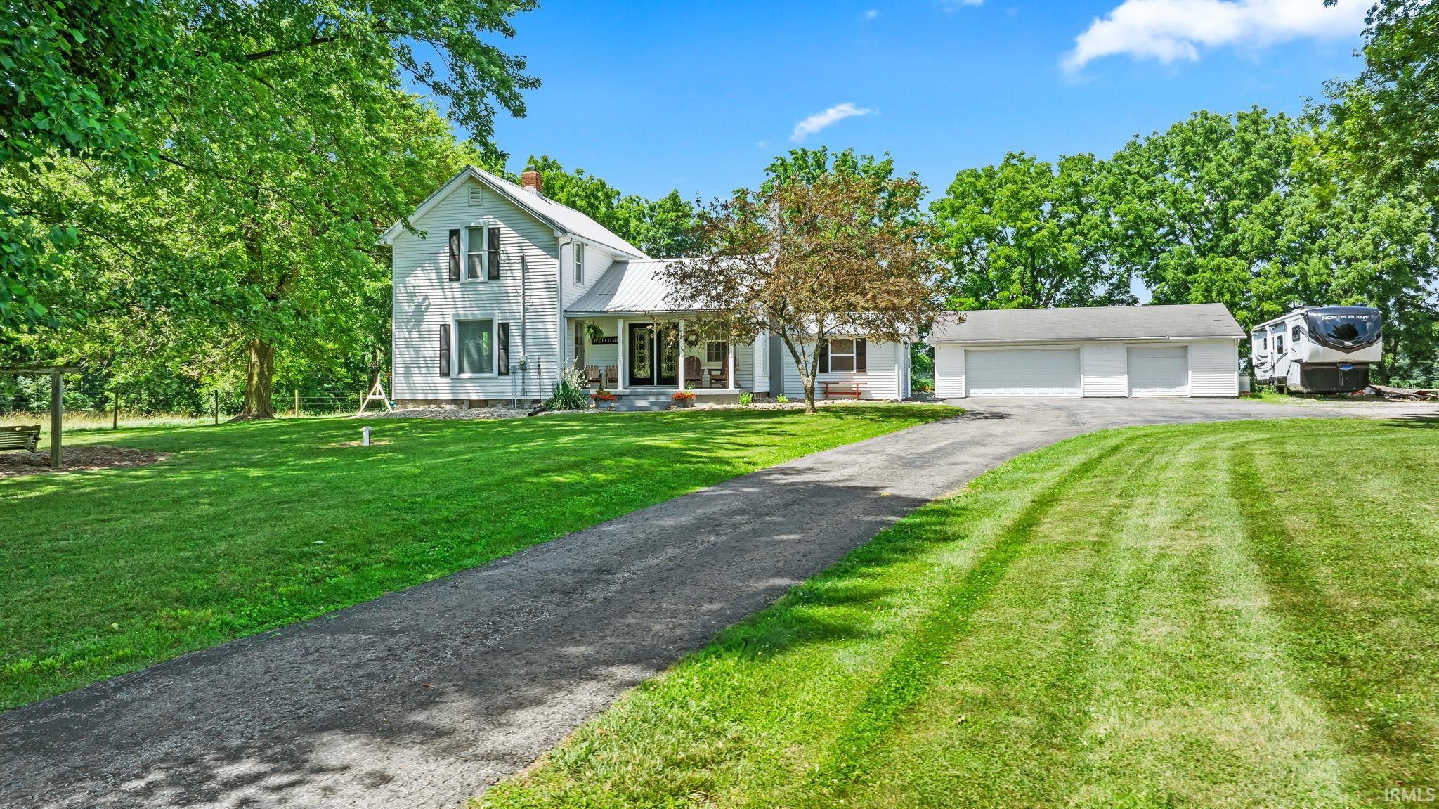 8256 North Angling Road Kendallville, IN 46755 - Photo 3 of 44