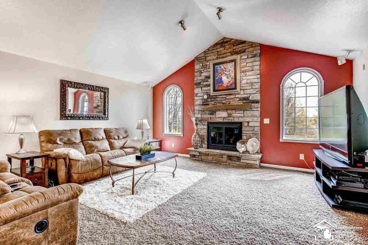 8802 Exeter Carleton, MI 48117 - Photo 8 of 42 21137514-7.JPG