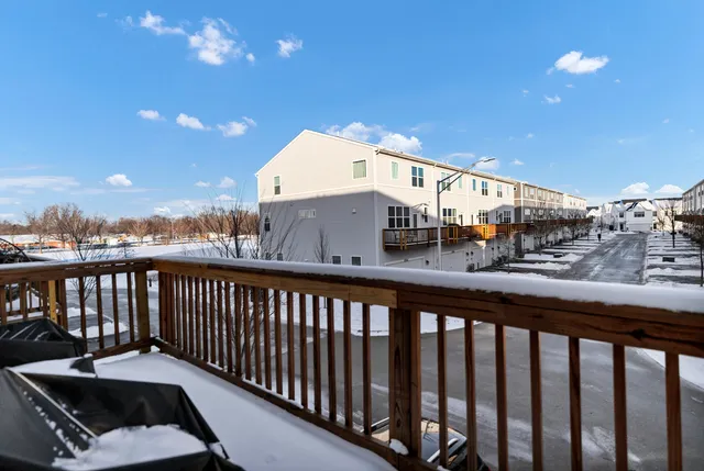 $525,000 | 3209 Trillium Circle, Rolling Meadows, IL 60008