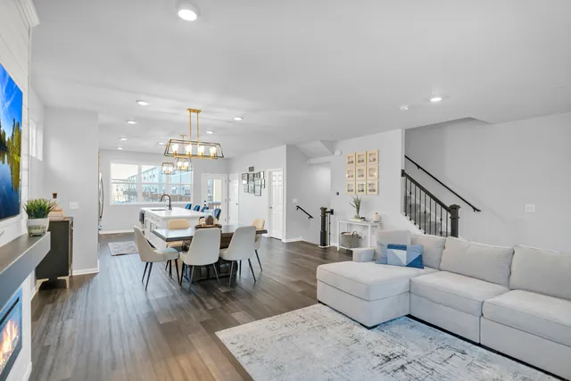 $525,000 | 3209 Trillium Circle, Rolling Meadows, IL 60008