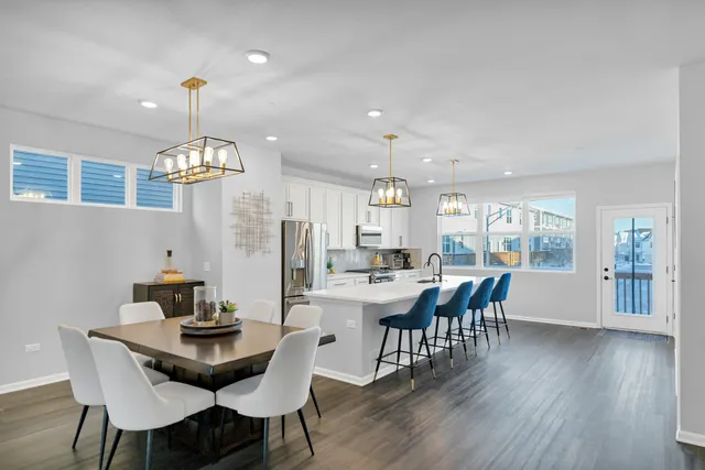 $525,000 | 3209 Trillium Circle, Rolling Meadows, IL 60008