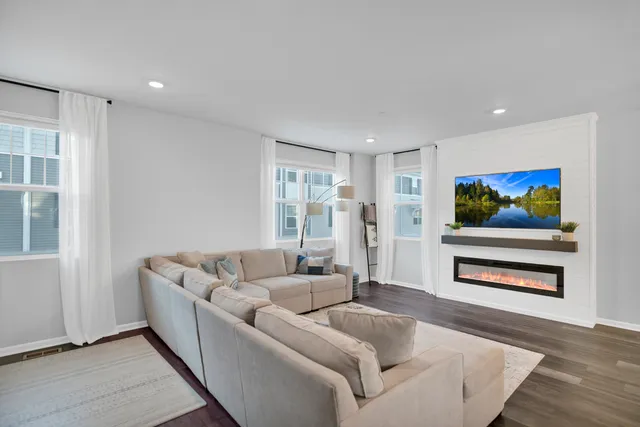 $525,000 | 3209 Trillium Circle, Rolling Meadows, IL 60008