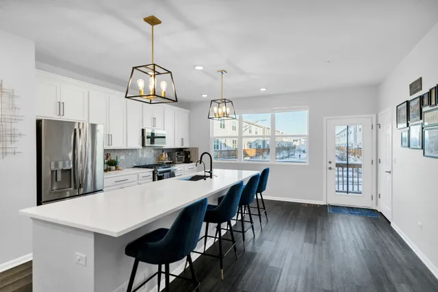 $525,000 | 3209 Trillium Circle, Rolling Meadows, IL 60008