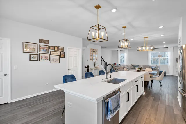 $525,000 | 3209 Trillium Circle, Rolling Meadows, IL 60008