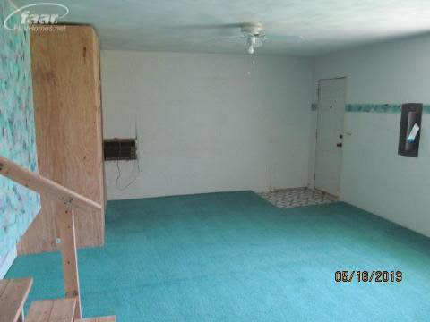 1168 South Genesee Road Burton, MI 48509 - Photo 5 of 17 20356855-4.JPG