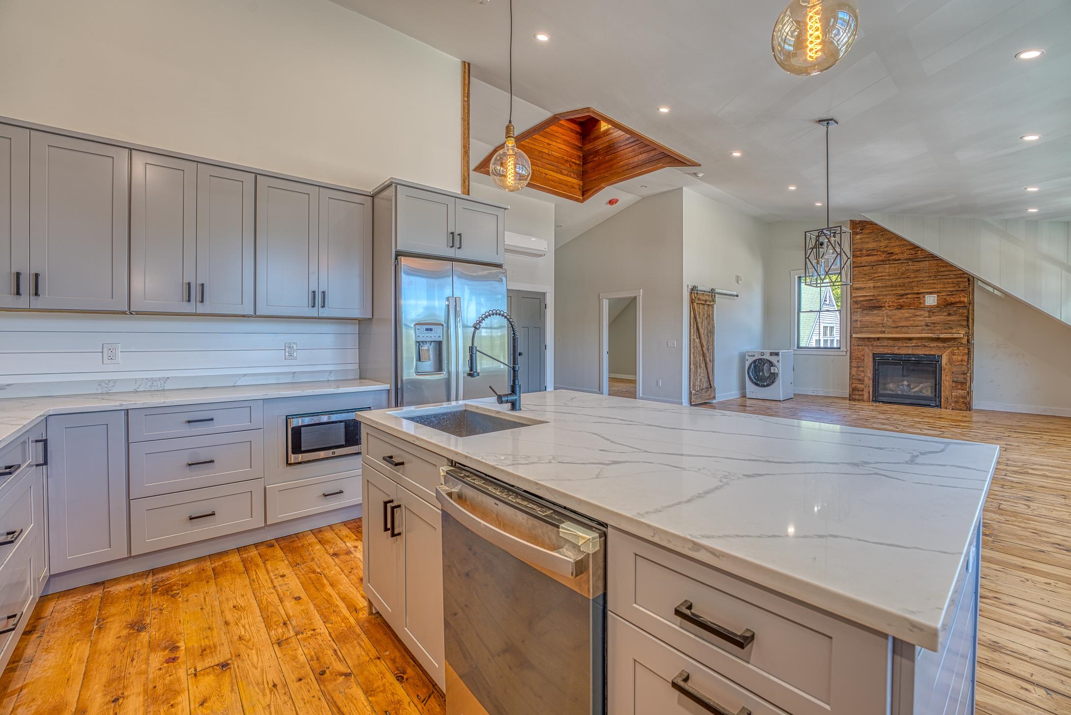 1002 Highway 3, Unit 3 EAST Holderness, NH 03245 - Photo 4 of 28