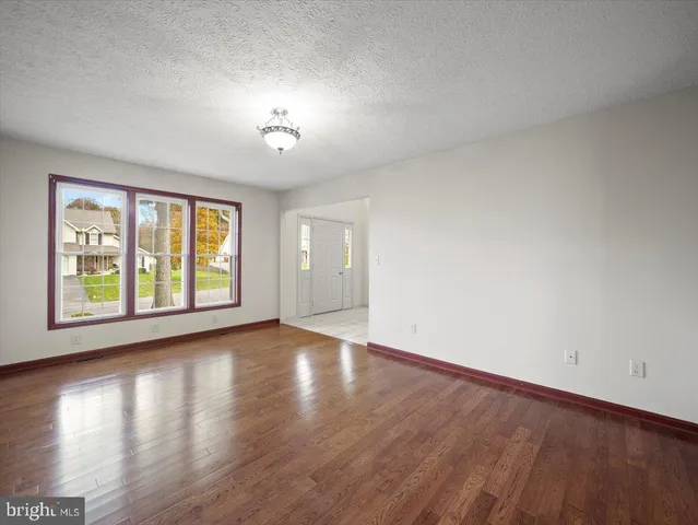 $409,900 | 423 Bradley Lane, Shippensburg, PA 17257