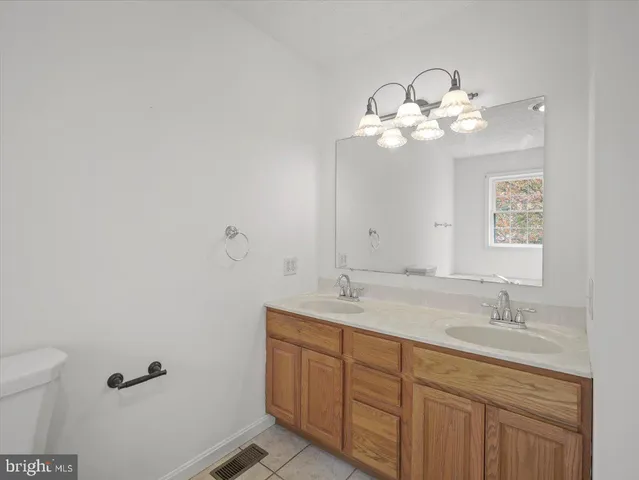 $409,900 | 423 Bradley Lane, Shippensburg, PA 17257