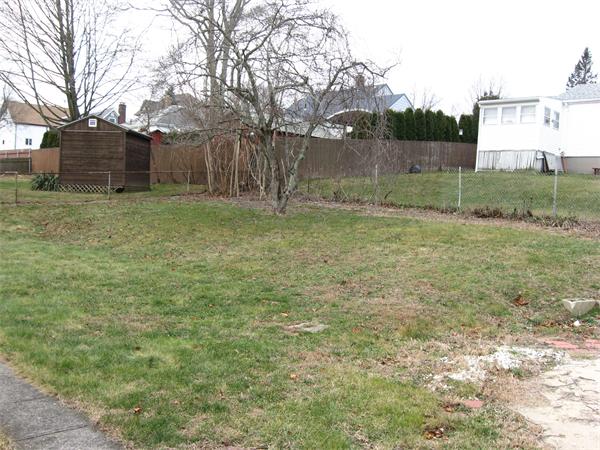 491 Jackson Street Fall River, MA 02721 - Photo 16 of 18