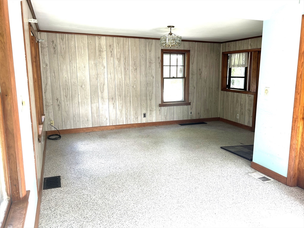 61 Carruth Road Templeton, MA 01468 - Photo 16 of 31