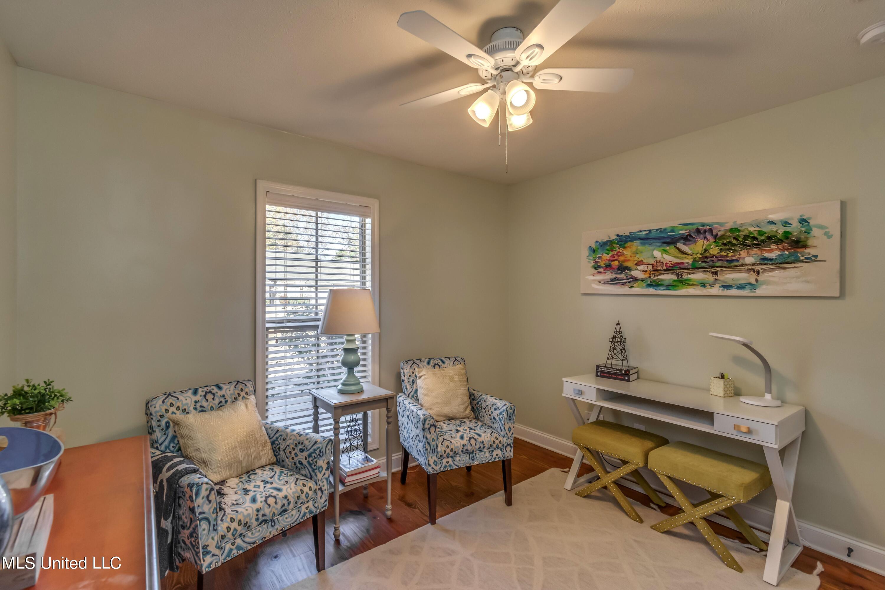 208 Memory Lane Madison, MS 39110 - Photo 34 of 41 Spacious guest room or flex office
