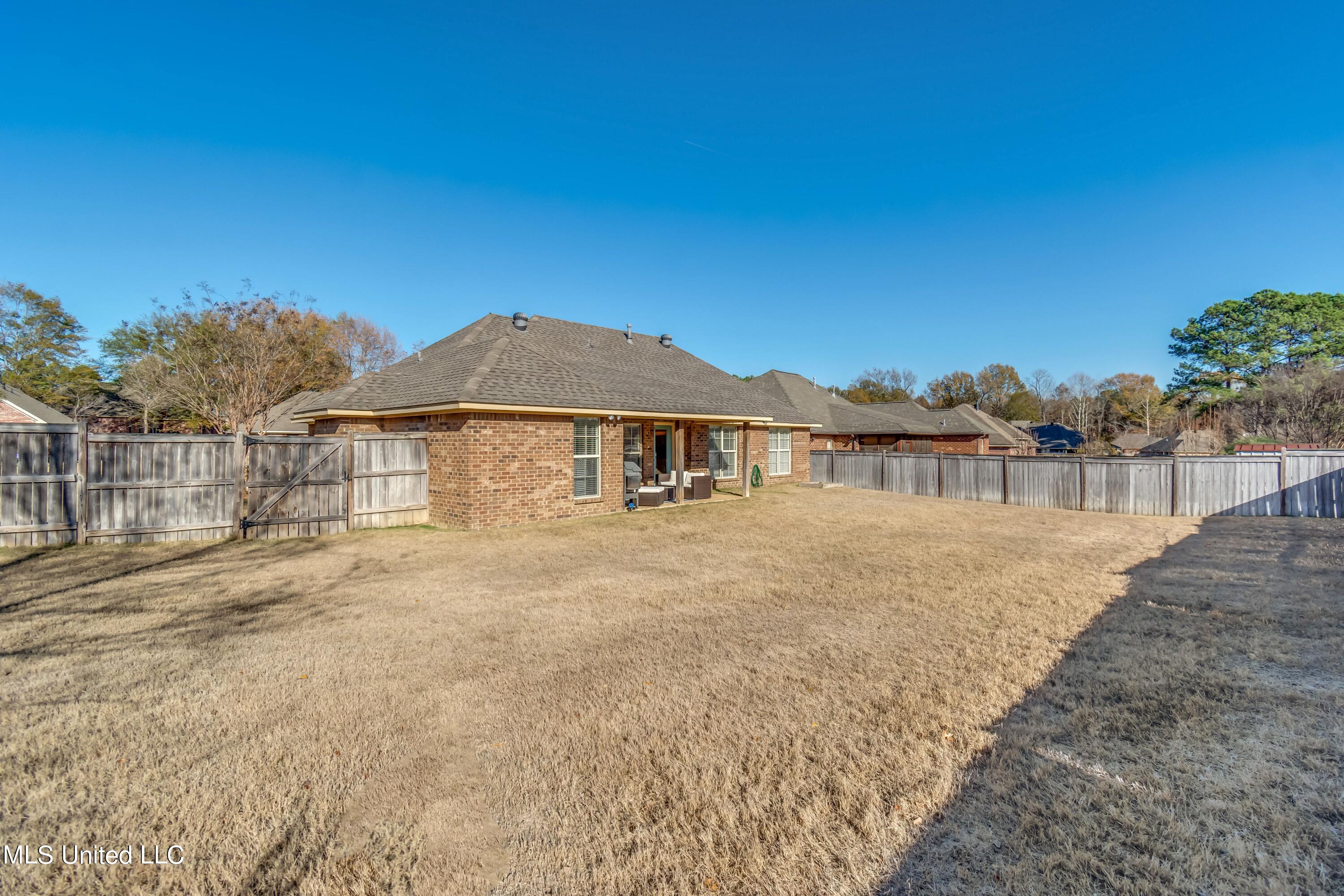 208 Memory Lane Madison, MS 39110 - Photo 40 of 41 208 Memory Large yard
