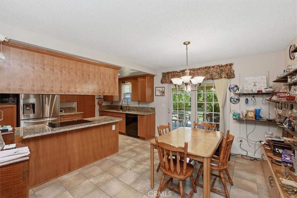 10426 Bonneville Street Riverside, CA 92505 - Photo 7 of 29