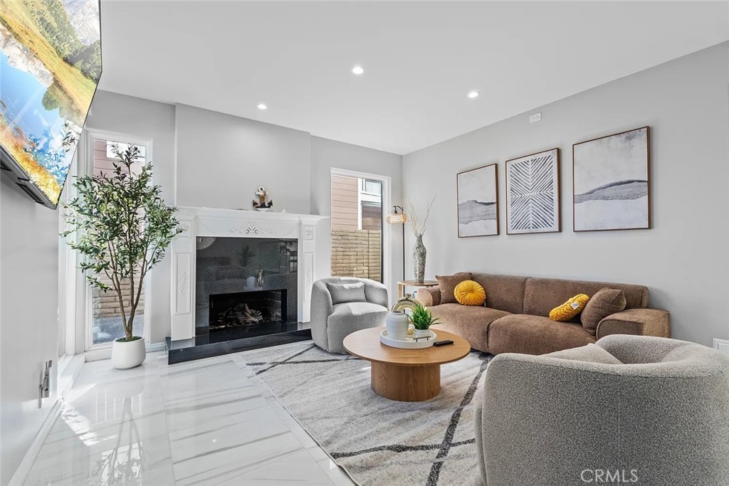 16742 Intrepid Lane Huntington Beach, CA 92649 - Photo 8 of 48 Living Room