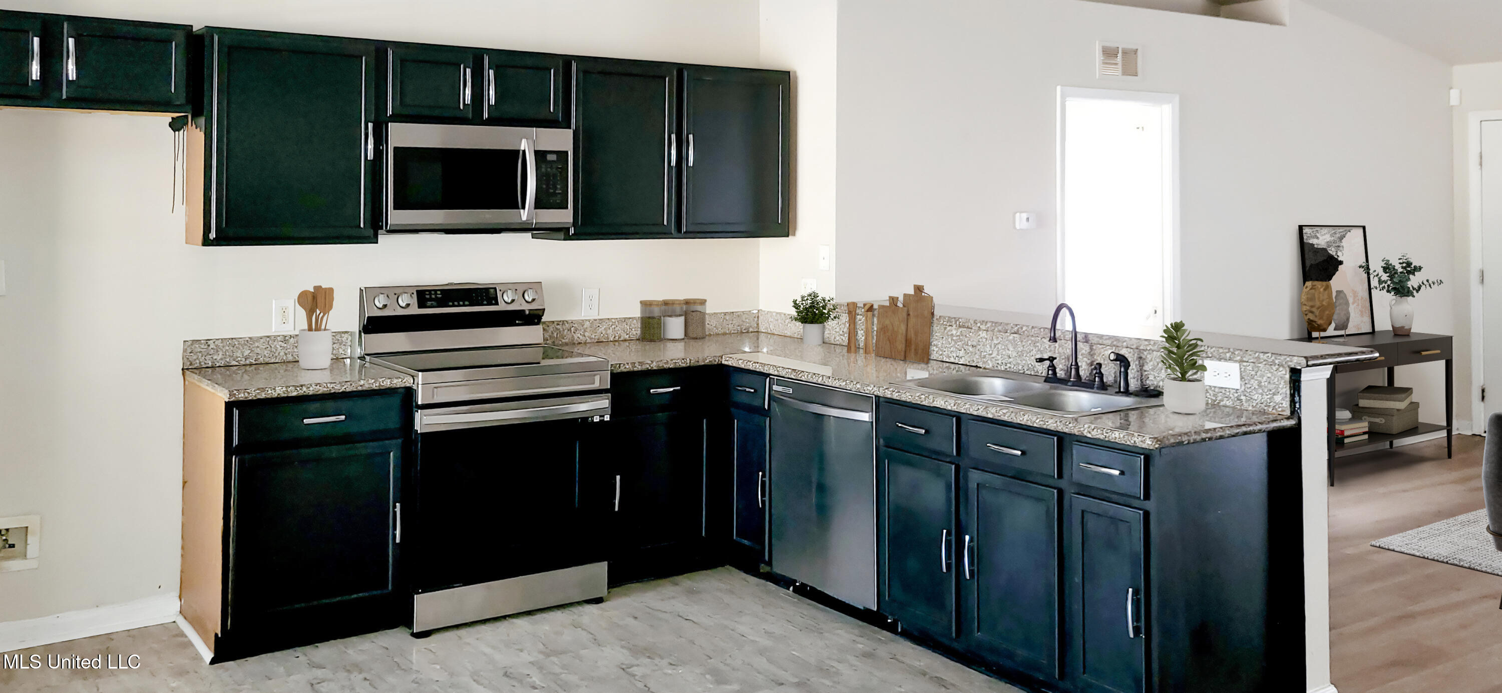 7051 George Street Bay St. Louis, MS 39520 - Photo 2 of 13 kitchen (VS)