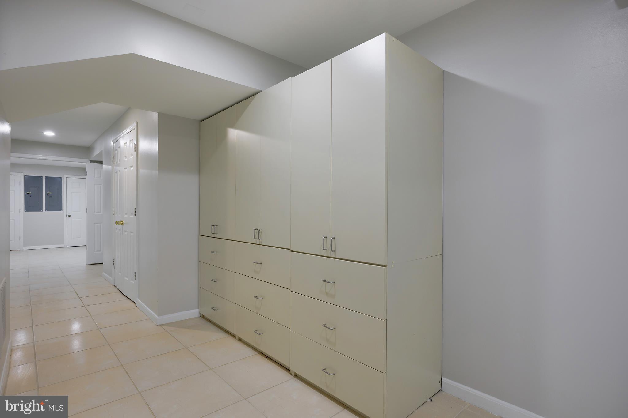 16729 Queen Anne Road Upper Marlboro, MD 20774 - Photo 17 of 29 a view of a hallway