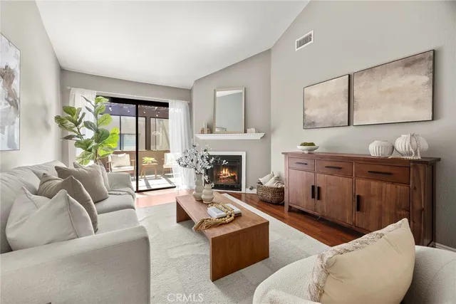 $620,000 | 3055 North Brea Boulevard, Unit 4, Fullerton, CA 92835