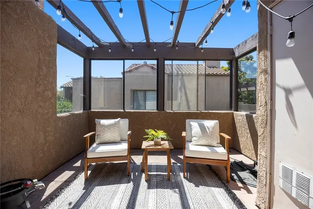 $620,000 | 3055 North Brea Boulevard, Unit 4, Fullerton, CA 92835