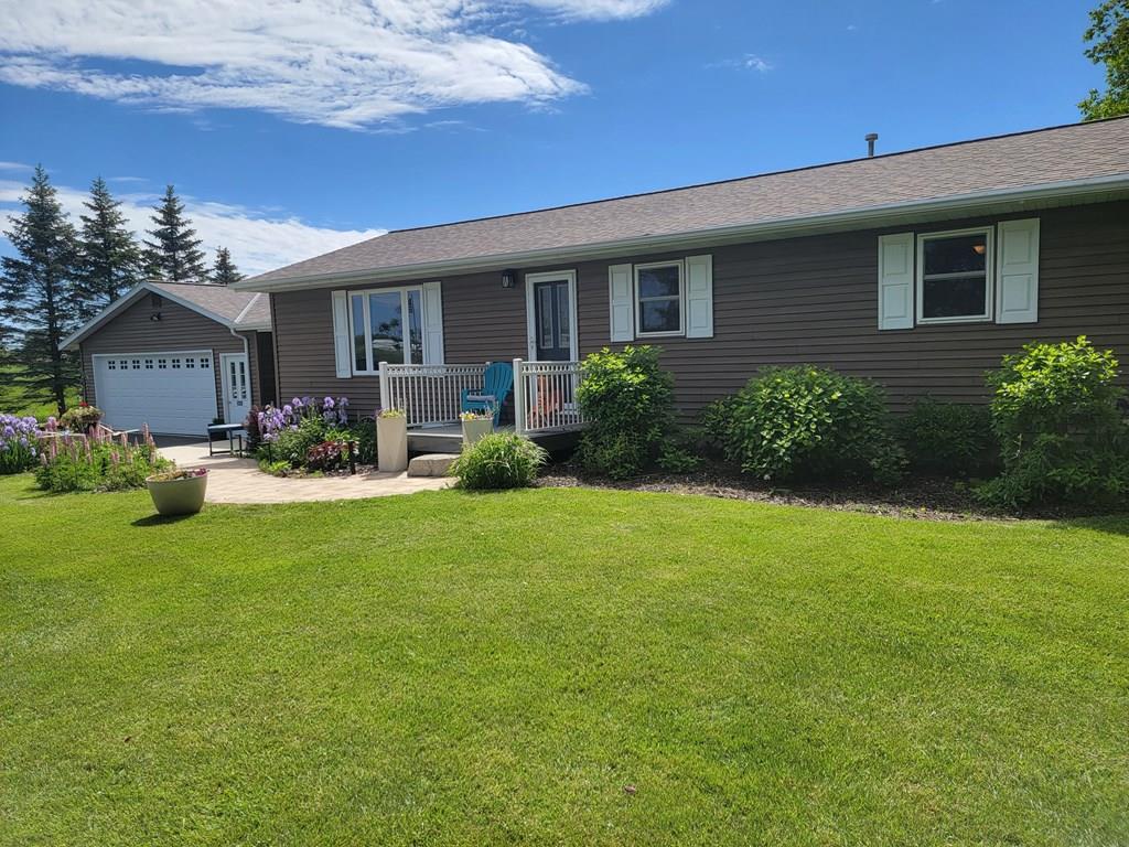 2125 Stone Road Sturgeon Bay, WI 54235 - Photo 2 of 29 Gallery Image 2