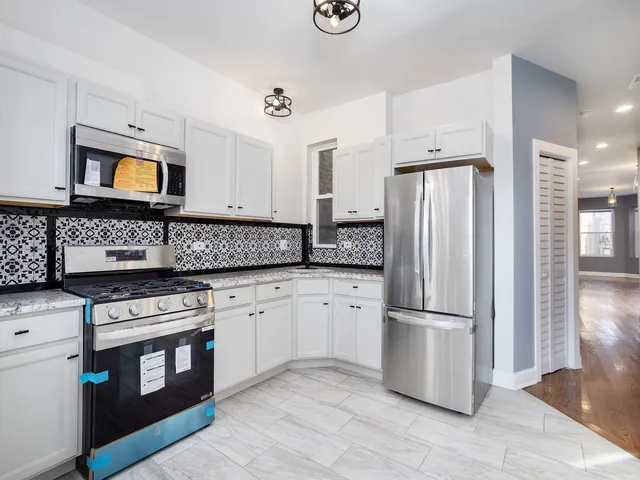 $630,000 | 5033 West Washington Boulevard, Chicago, IL 60644