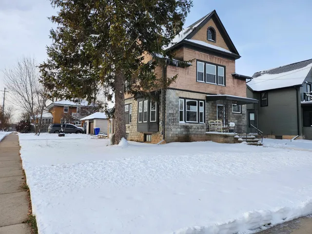 $2,095 | 303 Doty Street, Kaukauna, WI 54130