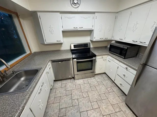 $2,095 | 303 Doty Street, Kaukauna, WI 54130