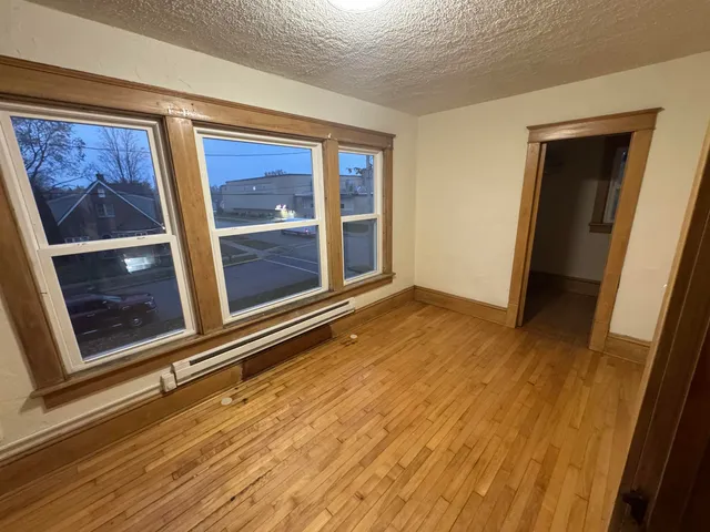 $2,095 | 303 Doty Street, Kaukauna, WI 54130