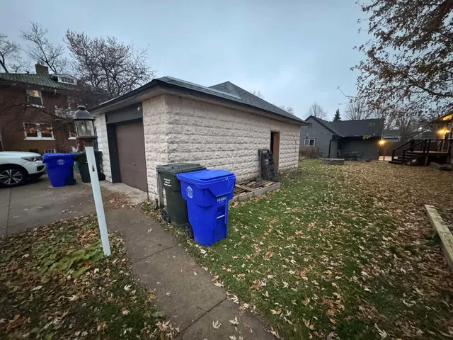 $2,095 | 303 Doty Street, Kaukauna, WI 54130