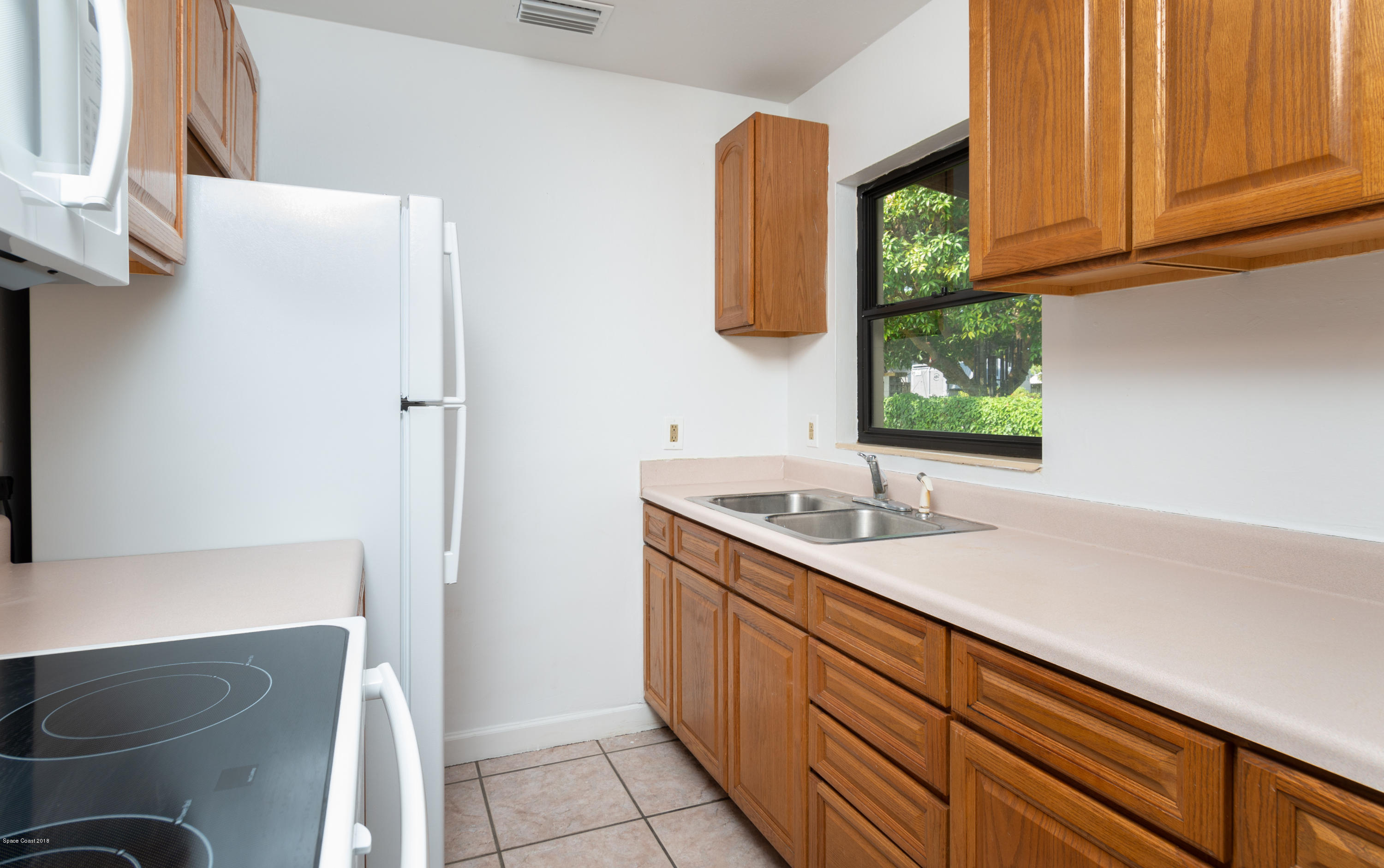 2319 St Dunston Lane Melbourne, FL 32935 - Photo 12 of 29 Kitchen