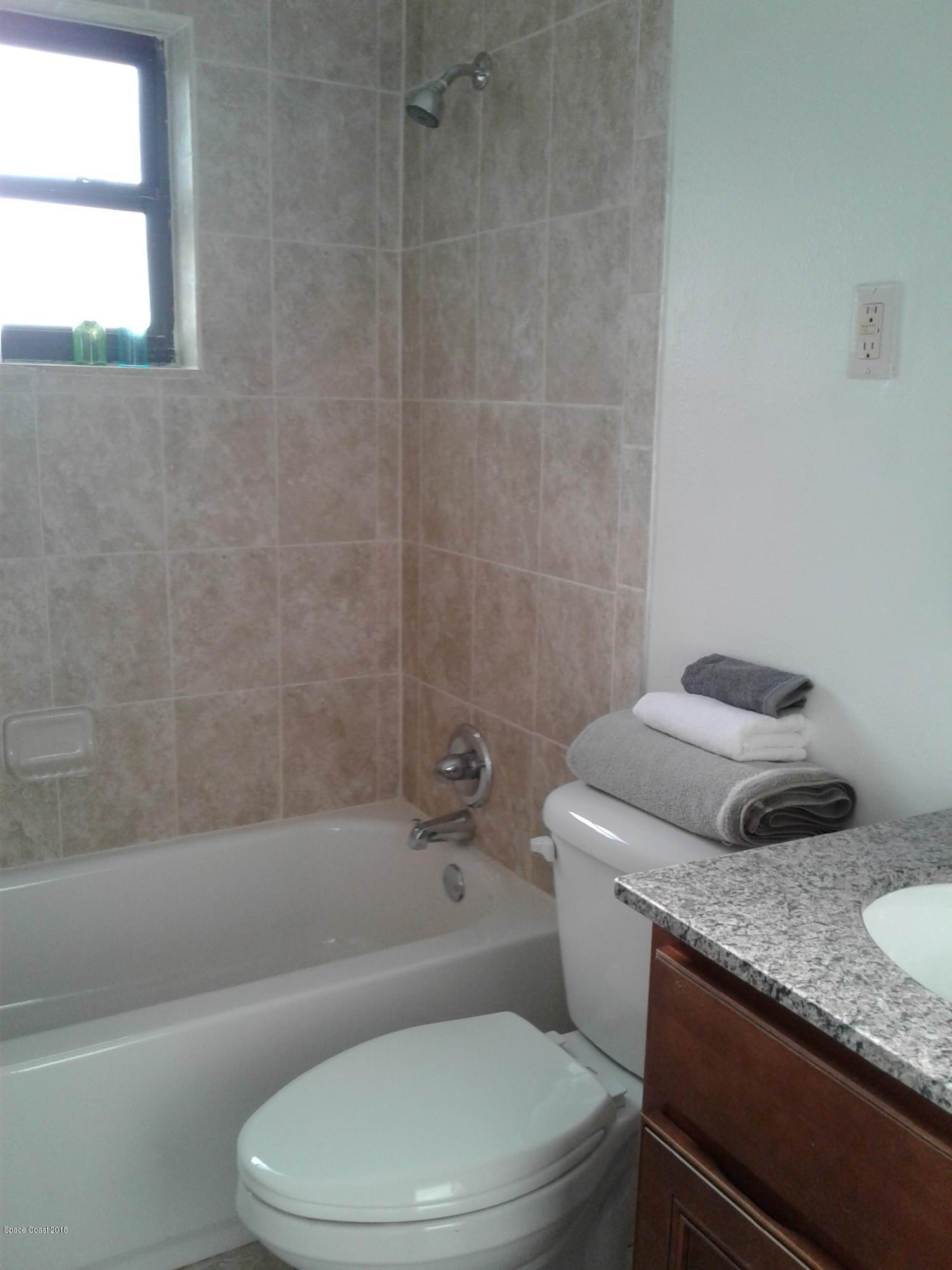 2319 St Dunston Lane Melbourne, FL 32935 - Photo 21 of 29 2319 bath