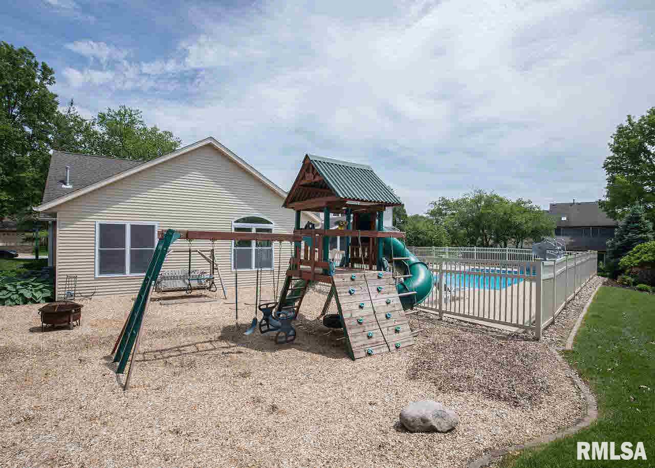 6450 James Road Bettendorf, IA 52722 - Photo 23 of 24 Gallery Image 23