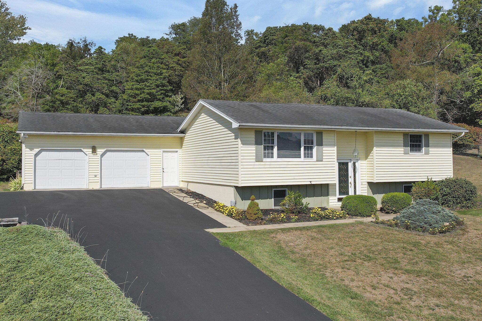 4791 Delmont Road Lancaster, OH 43130 - Photo 1 of 58 3-web-or-mls-DJI_0980 - Copy