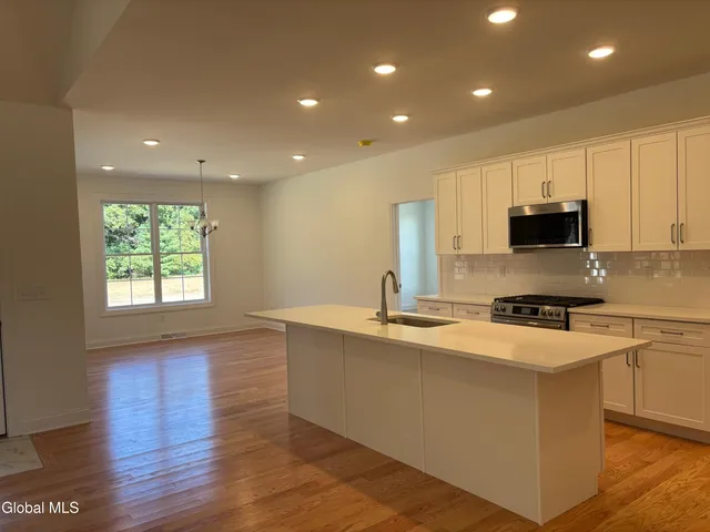 $863,000 | 9 Brookhaven Court, Wilton, NY 12866