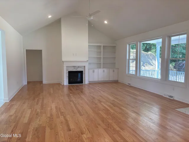 $863,000 | 9 Brookhaven Court, Wilton, NY 12866