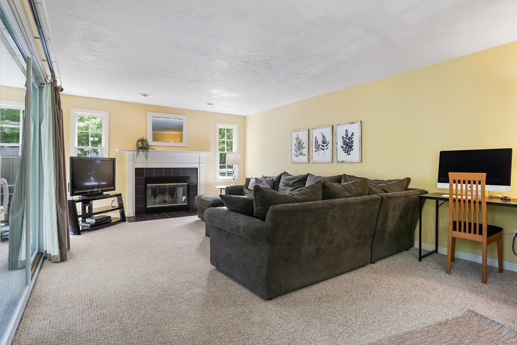 94 Brigham Street Hudson, MA 01749 - Photo 15 of 36